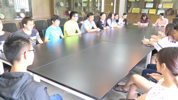 1495680058102673.jpg 毕业生交流+.jpg